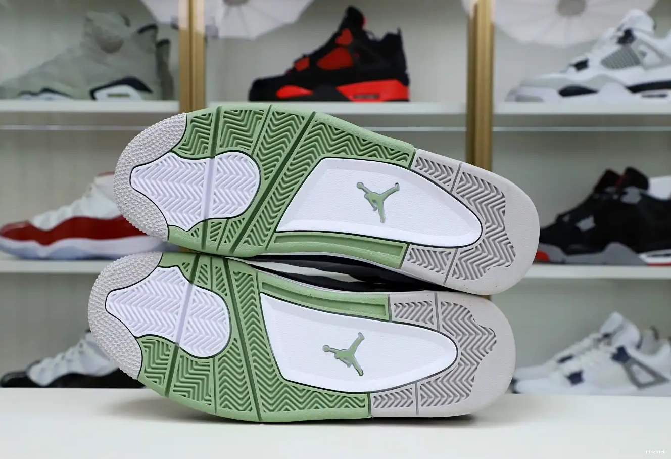 4 JORDAN AIR 